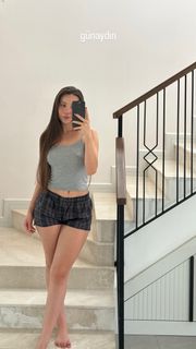 Sinem Özgür feet photo thumbnail