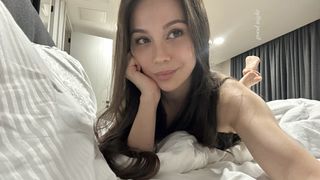 Sinem Özgür feet photo thumbnail