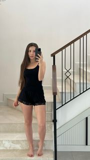 Sinem Özgür feet photo thumbnail