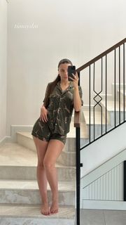 Sinem Özgür feet photo thumbnail