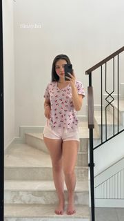 Sinem Özgür feet photo thumbnail