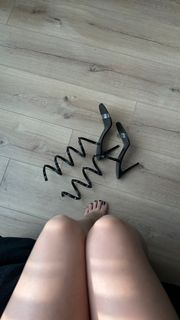 Sinem Özgür feet photo thumbnail