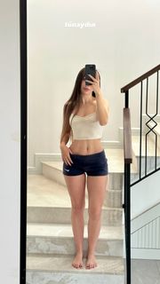 Sinem Özgür feet photo thumbnail