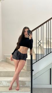 Sinem Özgür feet photo thumbnail