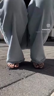 Sinem Özgür feet photo thumbnail