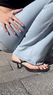 Sinem Özgür feet photo thumbnail
