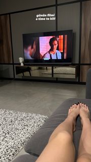 Sinem Özgür feet photo thumbnail