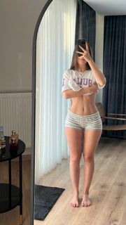 Sinem Özgür feet photo 16