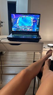 Sinem Özgür feet photo 3