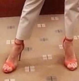 Sinem Ünsal feet photo thumbnail