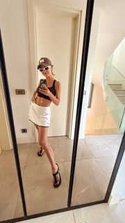 Sinem Ünsal feet photo thumbnail