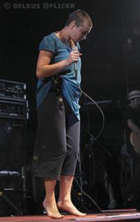 Sinéad O'Connor feet photo 1