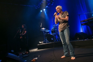 Sinéad O'Connor feet photo 7
