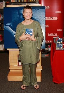 Sinéad O'Connor feet photo 3