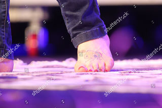 Sinéad O'Connor feet photo 10