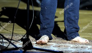 Sinéad O'Connor feet photo 9