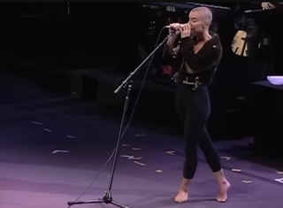 Sinéad O'Connor feet photo 8