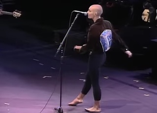 Sinéad O'Connor feet photo 7