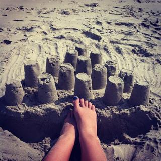 Siobhan Thompson feet photo 2