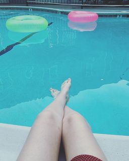 Siobhan Thompson feet photo 2