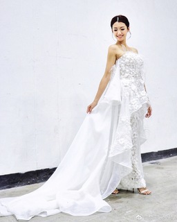 Sisley Choi feet photo 3