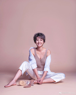 Sisley Choi feet photo 14