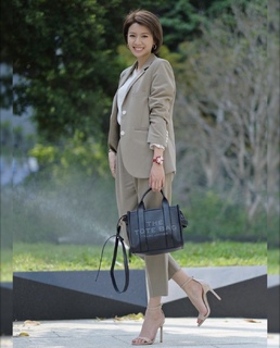 Sisley Choi feet photo 11