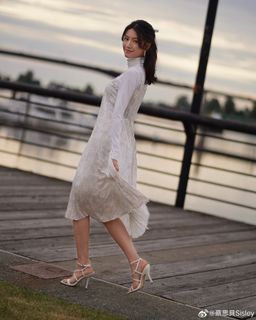 Sisley Choi feet photo 5