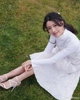 Sisley Choi feet photo 4
