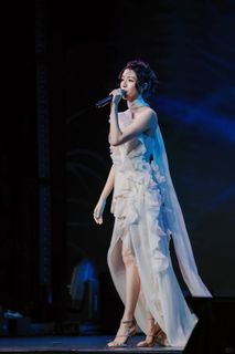 Sisley Choi feet photo 2