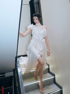 Sisley Choi feet photo 3