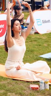 Sisley Choi feet photo 4