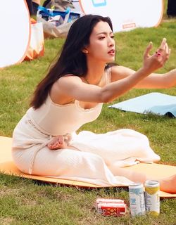 Sisley Choi feet photo 3