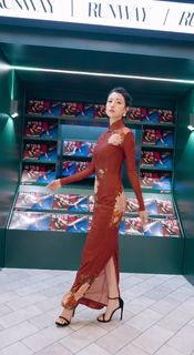 Sisley Choi feet photo 1