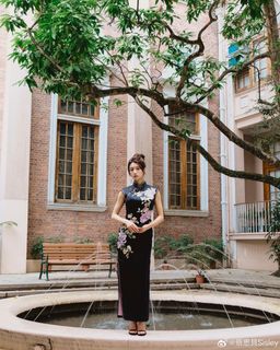 Sisley Choi feet photo 3