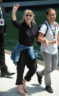 Sissy Spacek feet photo thumbnail