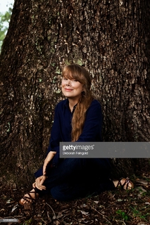 Sissy Spacek feet photo thumbnail