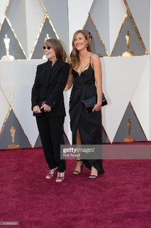 Sissy Spacek feet photo thumbnail