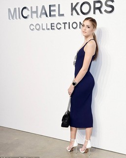 Sistine Rose Stallone feet photo thumbnail