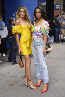 Sistine Rose Stallone feet photo thumbnail