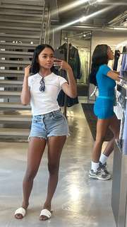 Skai Jackson feet photo thumbnail