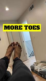 Skai Jackson feet photo thumbnail