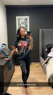 Skai Jackson feet photo thumbnail