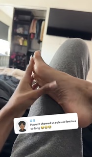 Skai Jackson feet photo thumbnail