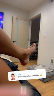 Skai Jackson feet photo thumbnail