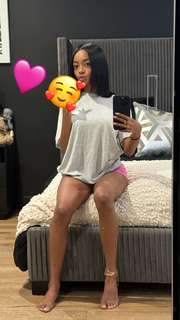 Skai Jackson feet photo thumbnail