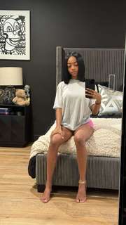 Skai Jackson feet photo thumbnail