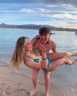 Skilah Hurd feet photo thumbnail