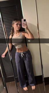 Skilah Hurd feet photo thumbnail