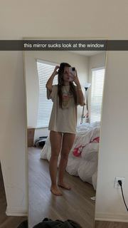 Skilah Hurd feet photo thumbnail